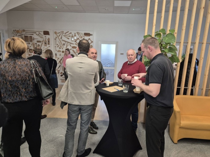 SOS o financiranju občin, Romih, zimski službi …